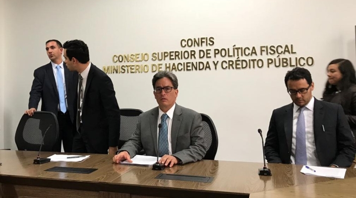 Ministro de Hacienda, Alberto Carrasquilla.