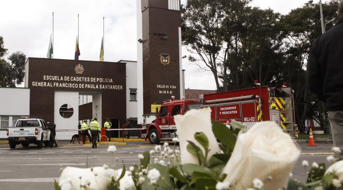 Fachada de la escuela General Santander, tras atentado con carro bomba.