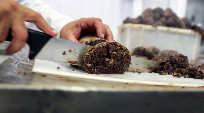 Morcilla con sangre humana