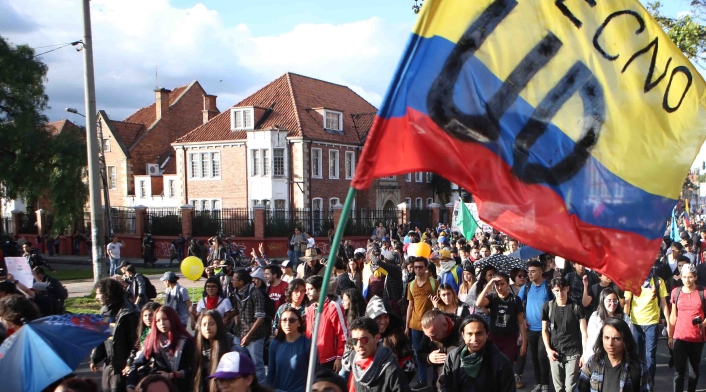 Los estudiantes reclaman por los recursos destinados a ciencia y tecnología.