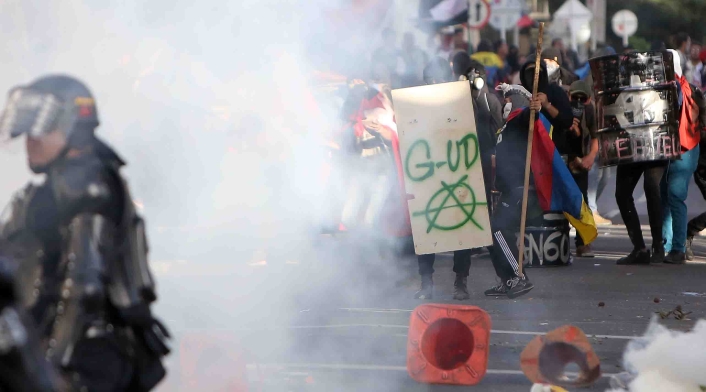 PROTESTAS ESTUDIANTES PARO POLICIA ESMAD