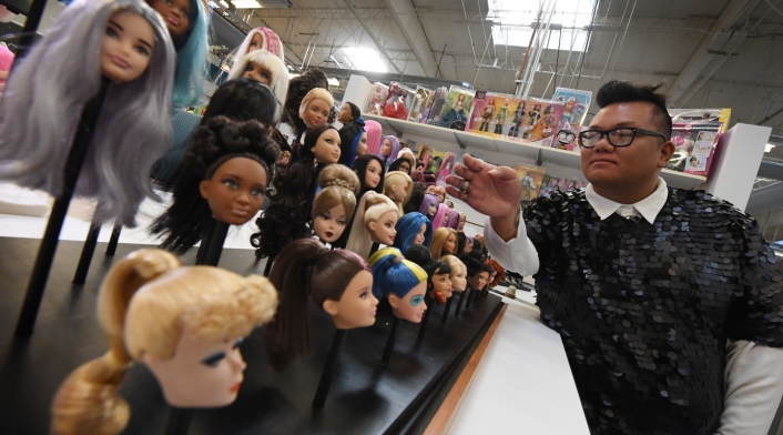 2014: Mattel crea a Ella, una amiga calva de Barbie que sufre de cáncer. Es regalada a niños que han perdido su cabello por ser sometidos a quimioterapia.