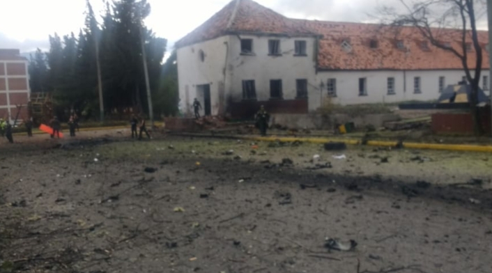 Un carro bomba explotó en Escuela general Santander de la Policía.
