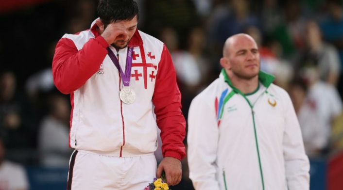 Luchador Davit Modzmanashvili descalificado Luchador Davit Modzmanashvili descalificado