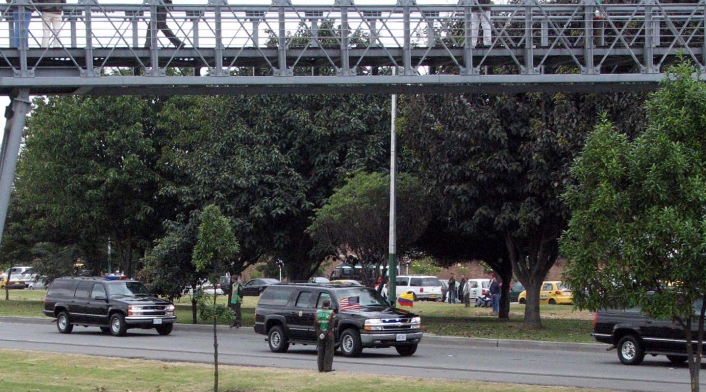 Escoltas de la Unidad Nacional de Protección ejerciendo en Bogotá Escoltas de la Unidad Nacional de Protección ejerciendo en Bogotá