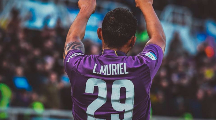 Luis Fernando Muriel celebrando un gol con la Fiorentina