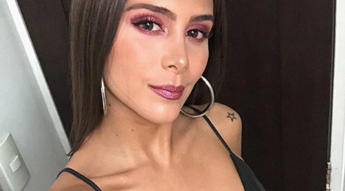 La cantante se molestó con quienes la atacaron por mostrar su apoyo al vecino país.
