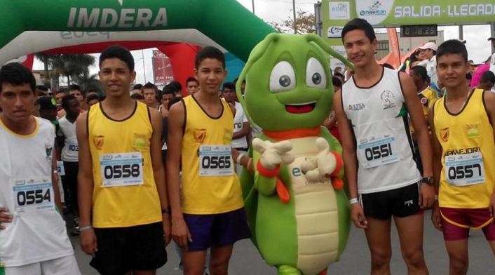 Hallam Bayona en una competencia con la liga de atletismo del Tolima