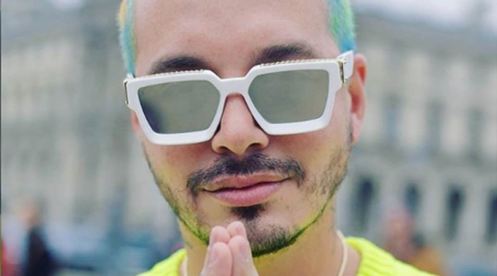 El cantante urbano se defendió de los fuertes comentarios de un usuario que le discutió por, supuestamente, no preocuparse por el país y si por Venezuela.