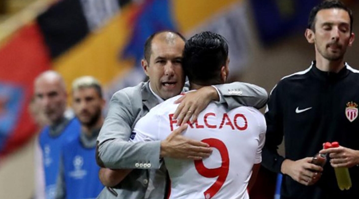 Leonardo Jardim celebrando junto a su capitán Leonardo Jardim celebrando junto a su capitán