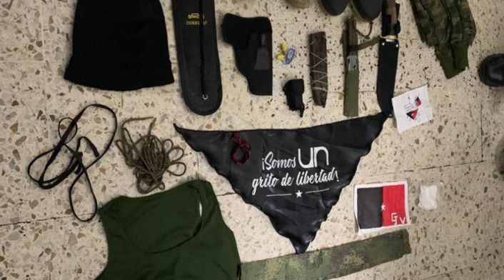 Prendas alusivas al ELN