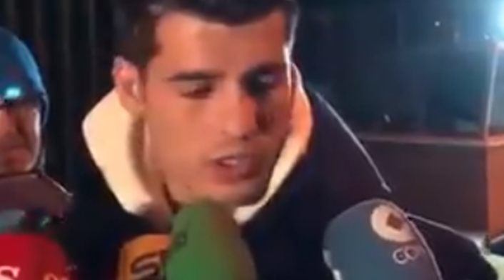 Álvaro Morata abordado por la prensa de Madrid Álvaro Morata abordado por la prensa de Madrid