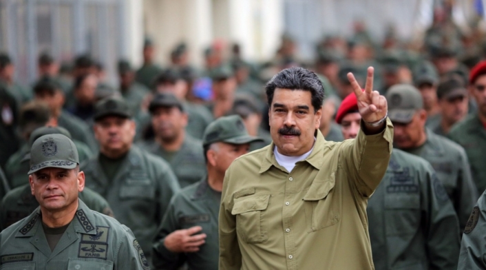 Nicolás Maduro y militares venezolanos
