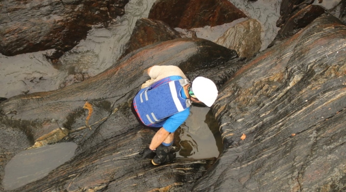 El rescate de peces en el río Cauca hecho por empleados de EPM
