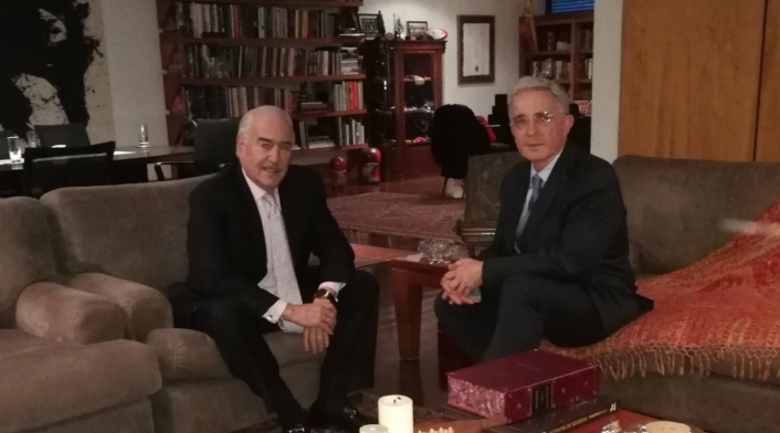 Uribe y Pastrana, de nuevo contra Juan Manuel Santos Uribe y Pastrana, de nuevo contra Juan Manuel Santos
