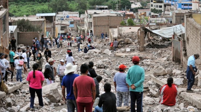 Avalancha de lodo en Perú