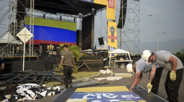 Escenario para el megaconcierto por Venezuela Escenario para el megaconcierto por Venezuela