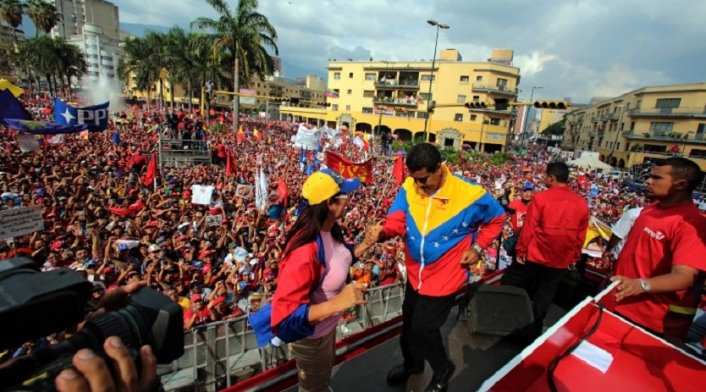 Maduro Bailando