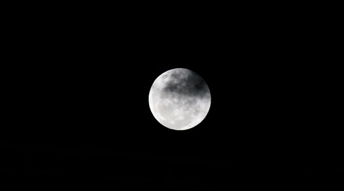 ECLIPSE LUNAR LUNA