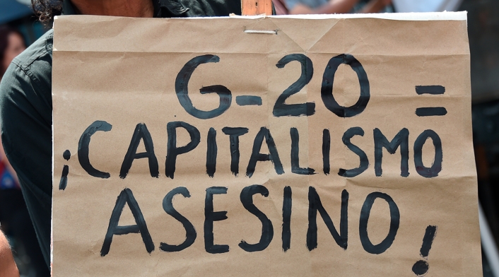 Un ciudadano protestando contra el G20 en Buenos Aires (Argentina), el 30 de noviembre de 2018 Un ciudadano protestando contra el G20 en Buenos Aires (Argentina), el 30 de noviembre de 2018
