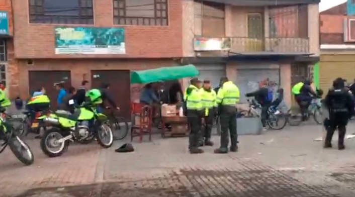 Vendedores ambulantes de Kennedy fueron desalojados Vendedores ambulantes de Kennedy fueron desalojados
