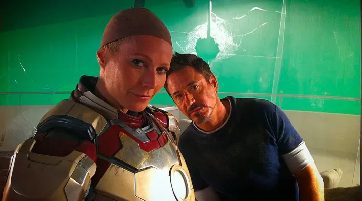 Gwyneth Paltrow junto a Robert Downey Jr. en grabaciones de Iron Man Gwyneth Paltrow junto a Robert Downey Jr.