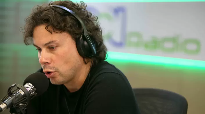 Hassan Nassar dirigió el programa La Tertulia, en la cadena Básica de RCN Radio. Hassan Nassar llega a dirigir el programa La Tertulia, en la cadena Básica RCN Radio