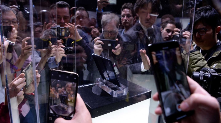 Huawei también presenta su teléfono con pantalla plegable