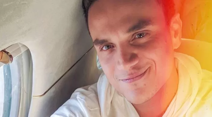 El cantante no se guardó su opinión sobre el lamentable hecho que quedó registrado en fotografías.