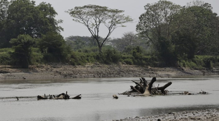 Cause del río Cauca tras el cierre de la segunda compuerta de Hidroituango Cause del río Cauca tras el cierre de la segunda compuerta de Hidroituango