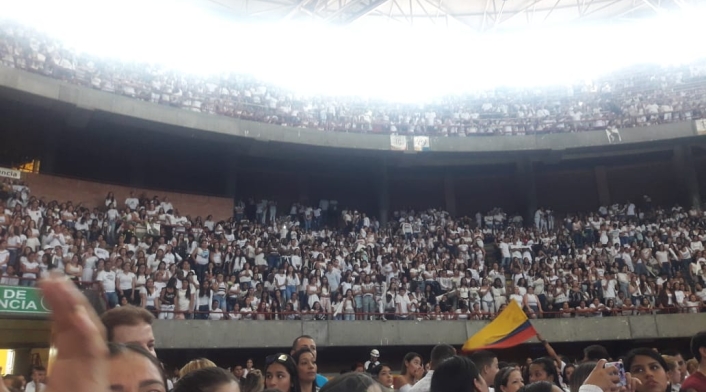Seguidores despiden a Legarda, en Medellín