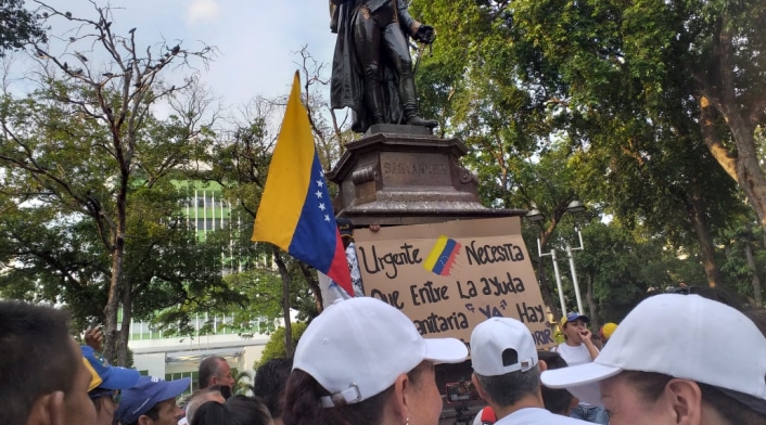 Venezolanos en la frontera protesdtando contra el régimen de Nicolás Maduro