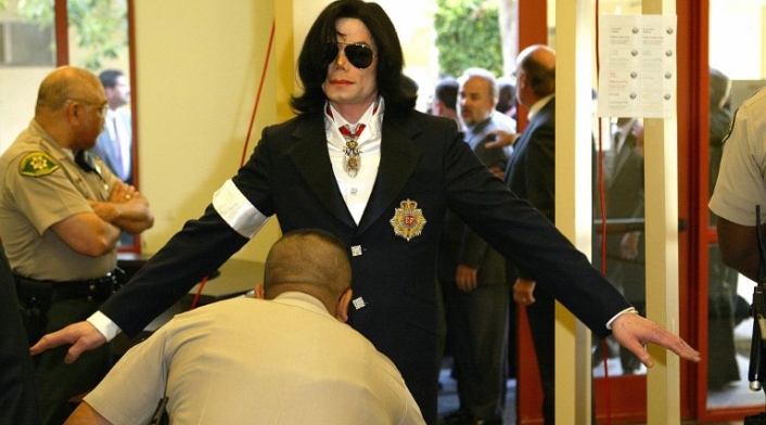 Michael Jackson ante la Corte de California en 2004