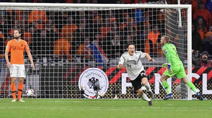 Alemania derrotó a Holanda en su casa. Alemania derrotó a Holanda en su casa.