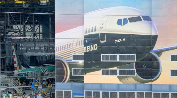 Vista general de un Boeing 737 en su proceso de ensamblaje, en la fábrica de Renton, a las afueras de Seattle (Washington)