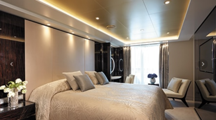 Una de las habitaciones más lujosas del crucero.