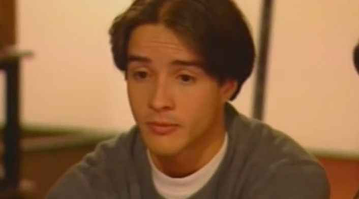 El famoso actor de la serie juvenil apareció en el reciente capitulo de 'La Ley del Corazón 2'