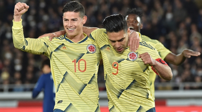 James Rodríguez y Radamel Falcao García celebran tras el triunfo ante Japón, en el Nissan Stadium de Yokohama James Rodríguez y Radamel Falcao García celebran tras el triunfo ante Japón, en el Nissan Stadium de Yokohama