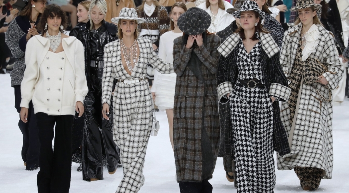 Desfile en homenaje a Karl Lagerfeld