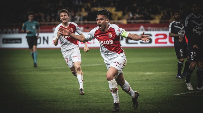 Radamel Falcao celebrando un gol con el Mónaco Radamel Falcao celebrando un gol con el Mónaco