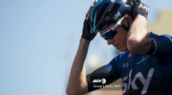 Chris Froome sufrió caída en Vuelta a Cataluña Chris Froome sufrió caída en Vuelta a Cataluña