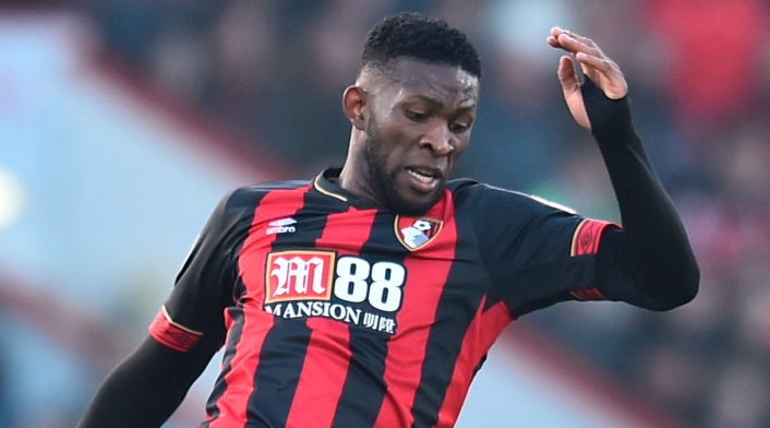 Jéfferson Lerma jugando un partido de Premier League con el Bournemouth