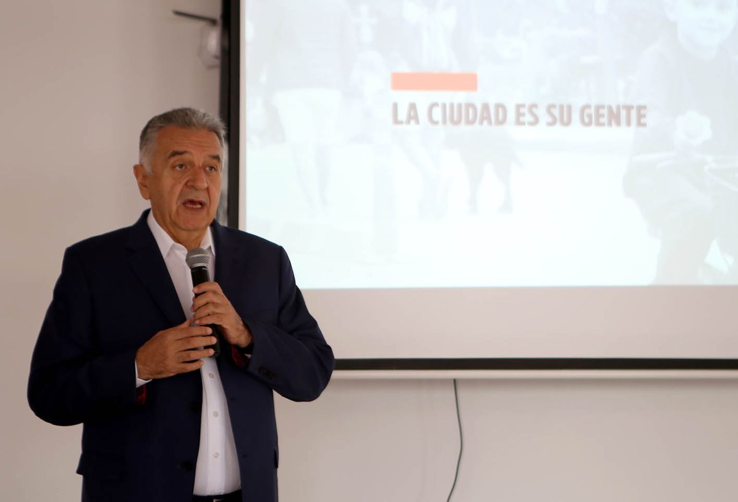 “Hoy la ‘Actitud Bogotana' es reconocer al otro y pensar en la Bogotá Metropolitana", recalcó Lucho Garzón.