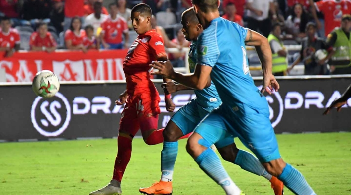 Luis Sánchez, en su golazo contra Jaguares. Luis Sánchez, en su golazo contra Jaguares.