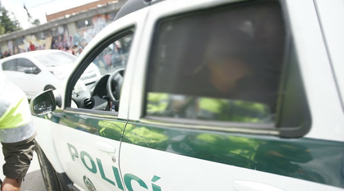 Policía