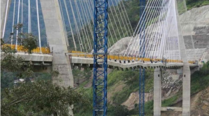 Asegura que Invias no debe recibir el puente Hisgaura hasta que se realice un estudio por grietas que presenta la estructura.