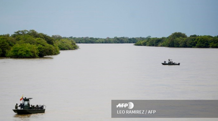 La Armada Nacional patrullando sobre el Río Arauca La Armada Nacional patrullando sobre el Río Arauca