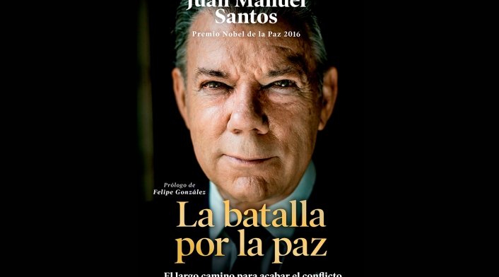 La portada del libro 'La batalla por la paz', del expresidente Juan Manuel Santos