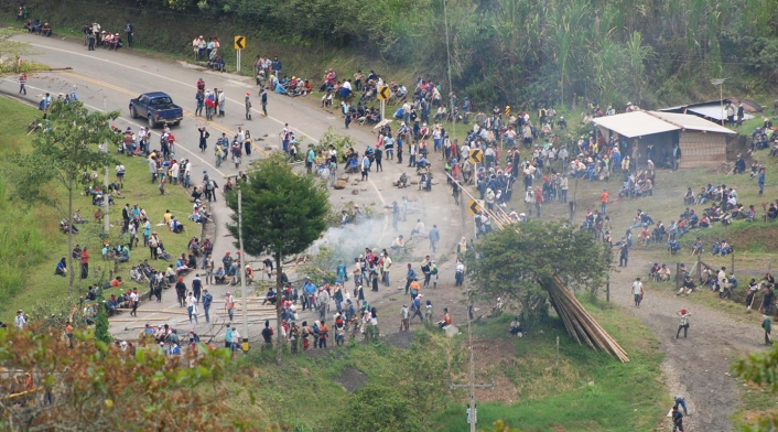 La Vía Panamericana, bloqueada en el marco de la minga indígena La Vía Panamericana, bloqueada en el marco de la minga indígena