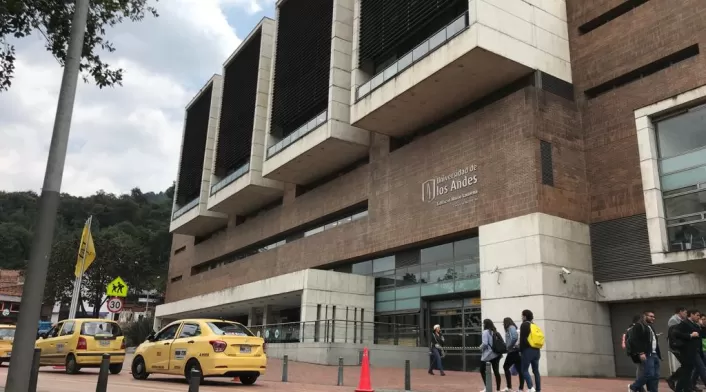 Fachada de la Universidad de Los Andes, en Bogotá